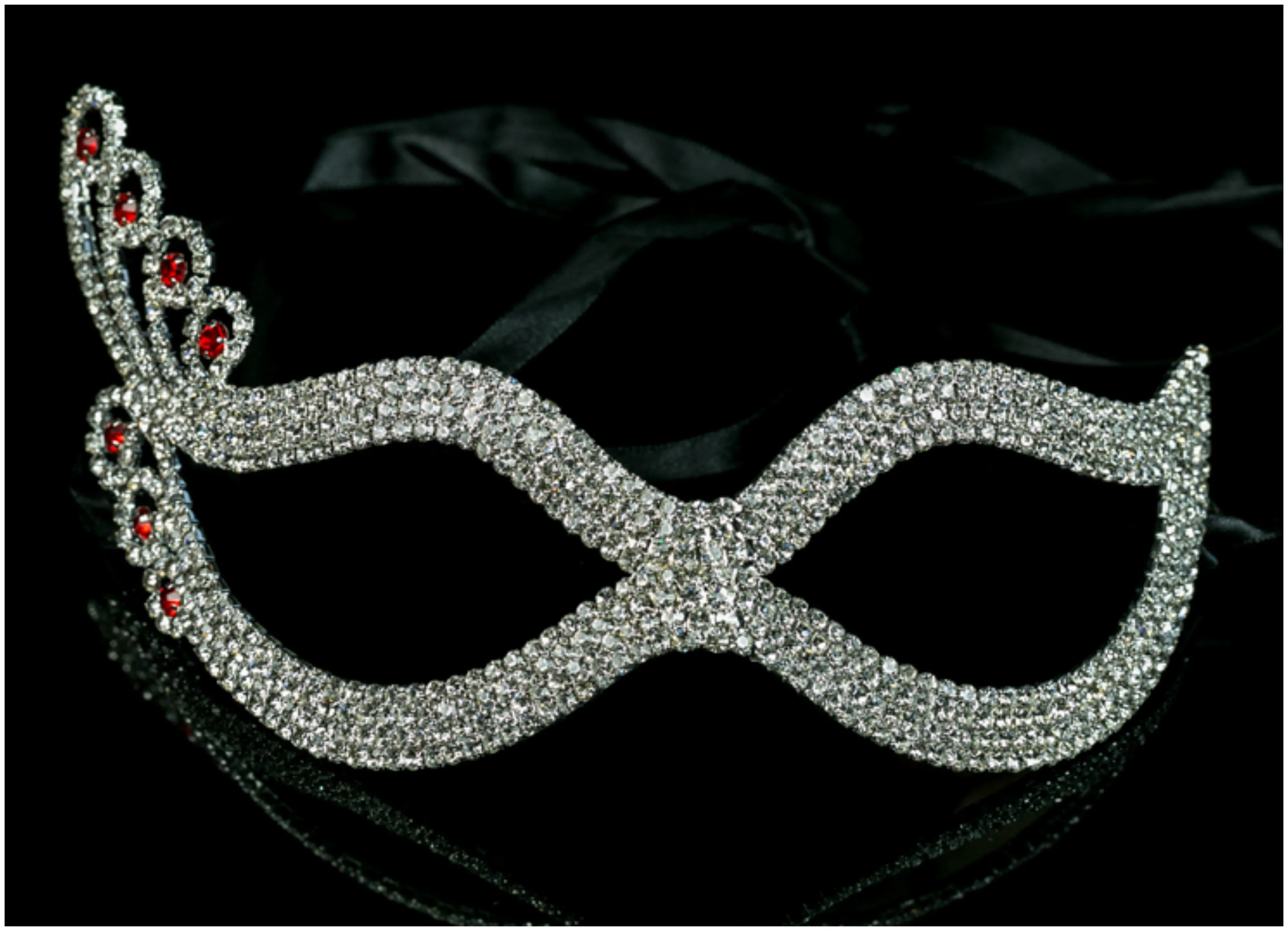 Dicey Ruby Art Deco Silver Masquerade Mask | Crystal | Silver