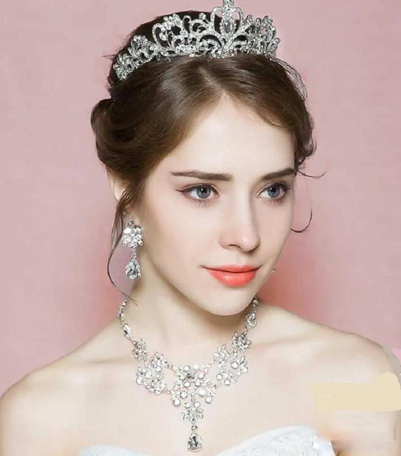 Gorgeous Antique Inspired Crystal Bridal Tiara