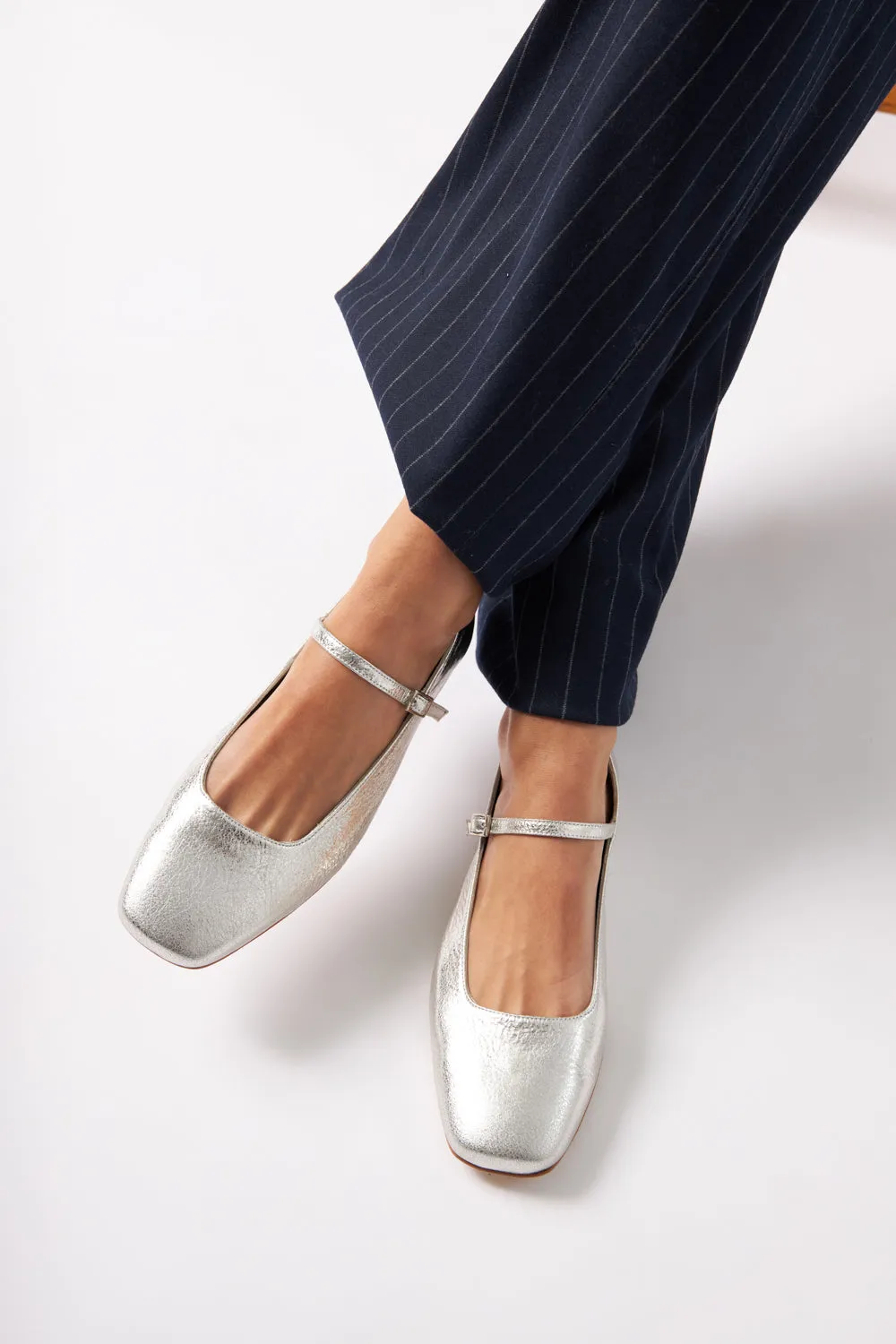 Julieta Mary Janes in Silver Leather