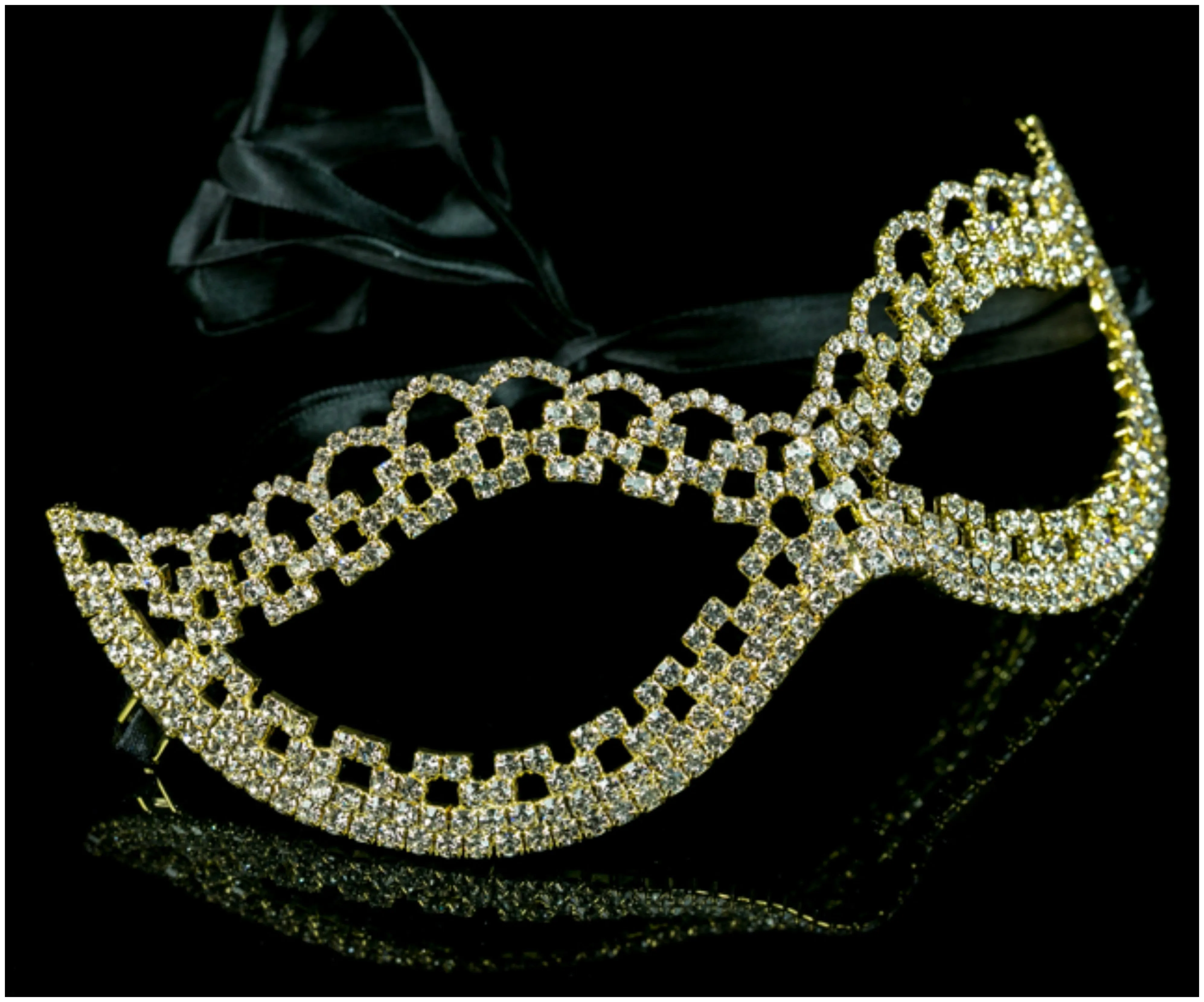 Lonie Swirl Cluster Masquerade Mask | Gold | Crystal